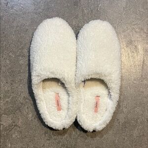 Eberjey NWOT Cozy Sherpa Slip-On Slippers in Ivory